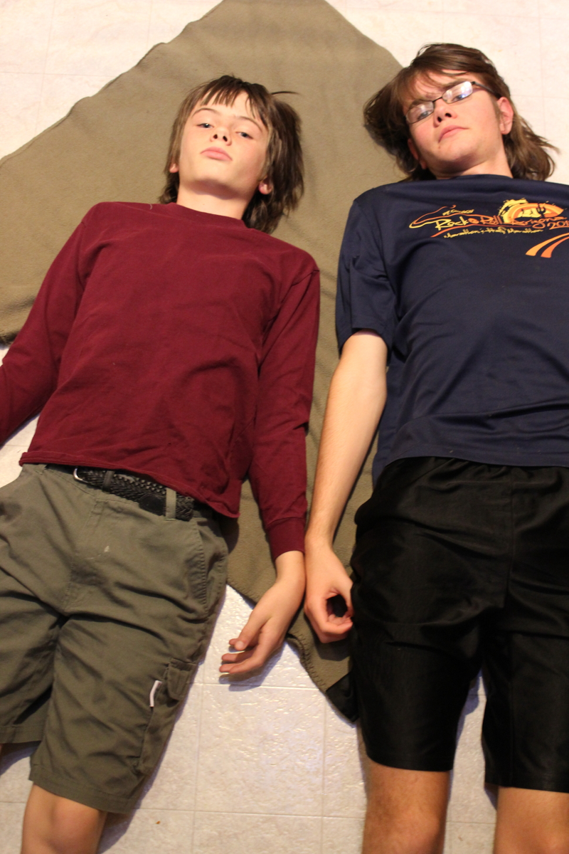 Illustration for article titled Childhood Photos, Recreated as Adults Today